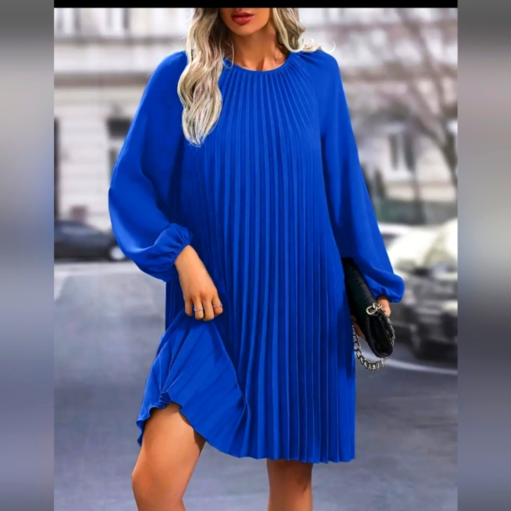Elegant Blue Pleated Dress